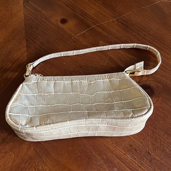 Kenneth Cole New York Gold Metallic Faux Leather Snakeskin Tiny Purse Evening - Picture 2 of 8